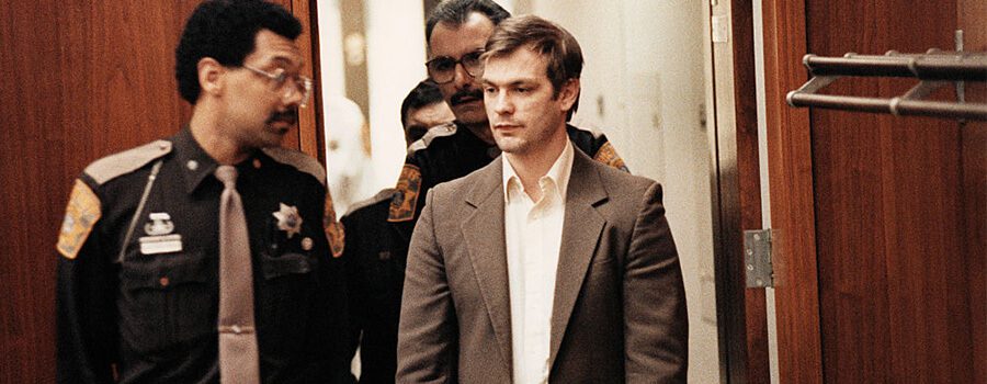 monstre-le-jeffrey-dahmer-histoire-netflix monstre l'histoire de jeffrey dahmer netflix