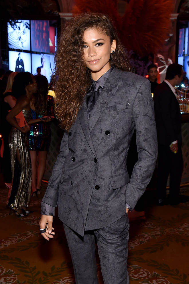 Zendaya a corrigé une question de rencontres sexospécifique de la meilleure façon 4 Zendaya assiste à la célébration de Harper's BAZAAR "ICNES Par Carine Roitfeld"