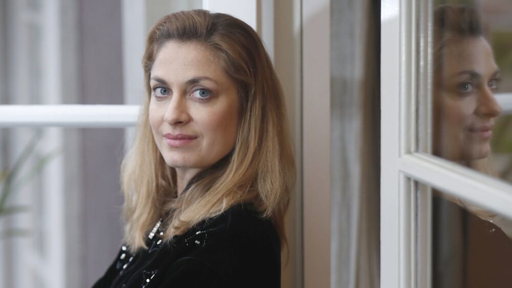 Emma Corrin Netflix Film 'Lady Chatterley's Lover': Ce que nous savons jusqu'à présent 3 Télécharger