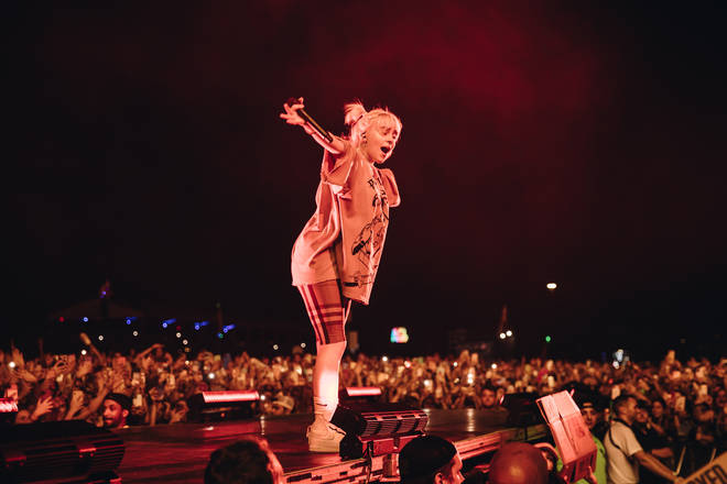 Billie Eilish déchire la loi du Texas sur l'avortement lors d'une représentation dans l'État 4 ACL Music Festival 2021 - Week-end 1