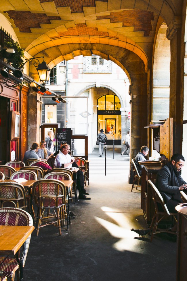 Paris à l'automne + Inside My Adorable $65/night Parisian Airbnb • The Overseas Escape 6 l'escapade-outremer-paris-automne-2016-1-3