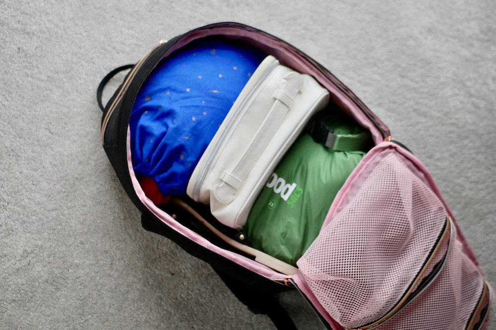 Oui, vous pouvez voyager avec juste un sac sous la selle ! 8 Utiliser des cubes d'emballage pour voyager léger
