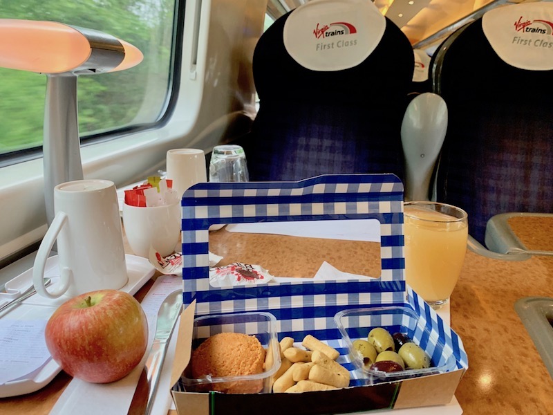Est-ce le moyen le moins cher et le plus simple de passer aux billets de train en première classe ? 21 Trains vierges de première classe