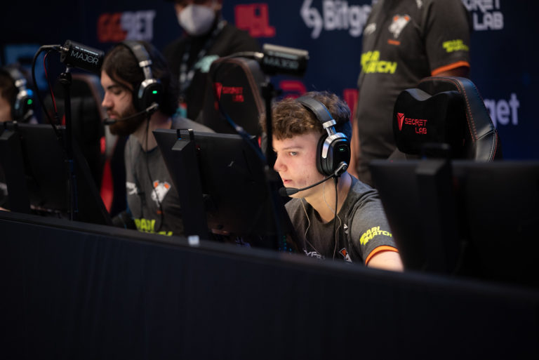 Entropiq et Virtus Pro accèdent à la PGL Stockholm Major Legends Stage 2 Entropiq et Virtus Pro accèdent à la PGL Stockholm Major Legends Stage - 1