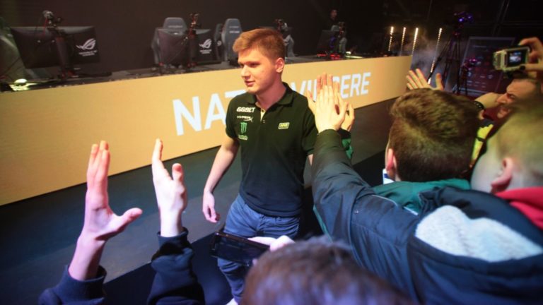 Paramètres, réticule et modèle de vue de S1mple pour CS:GO - 1