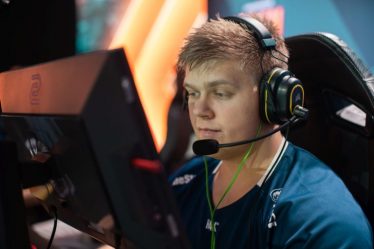 La complexité se sépare du blâmeF du leader du jeu CS:GO, le troisième départ de l'équipe du mois - 7