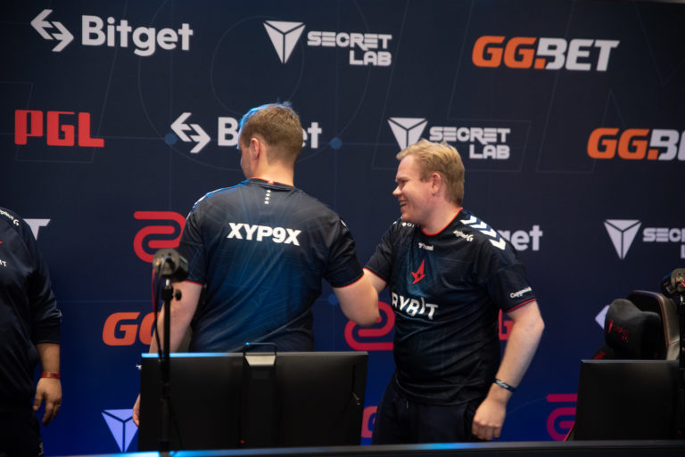Astralis revient sur Ancient et élimine la douleur du PGL Stockholm Major 2 Astralis revient sur Ancient et élimine la douleur du PGL Stockholm Major - 1