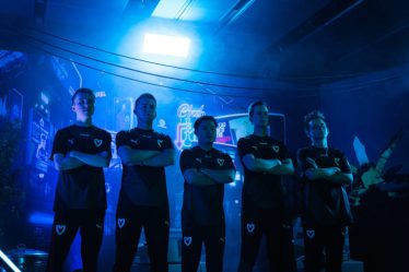 Rassemblement du MOUZ pour éliminer les Renegades et se qualifier pour la dernière manche des Challengers du PGL Stockholm Major - 7