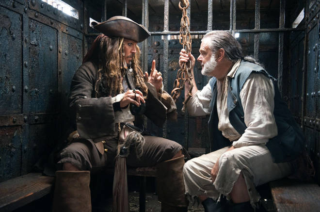 L'acteur de Pirates des Caraïbes dit que Johnny Depp devrait être autorisé à jouer Jack... 4 Johnny Depp et Kevin McNally.