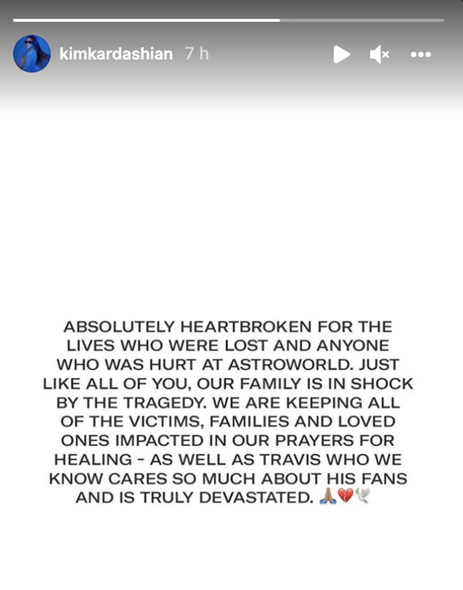 Voici comment les Kardashian-Jenners ont réagi à la tragédie d'Astroworld 4 Histoires Instagram de Kim Kardashian.