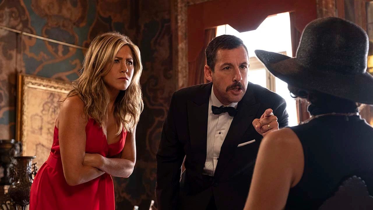 « Murder Mystery 2 » sur Netflix : les dates des films à Hawaï et ce que nous savons jusqu'à présent 4 adam sandler et jennifer anniston netflix meurtre mystère