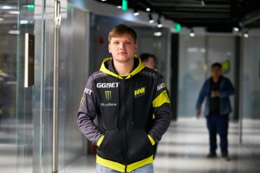 Un fan de CS:GO recrée le jeu emblématique 1-vs-2 de s1mple sur Cache dans Minecraft - 9