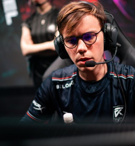 Excel re-signe Patrik pour une prolongation de contrat de 2 ans 34 Excel re-signe Patrik pour une prolongation de contrat de 2 ans - 33