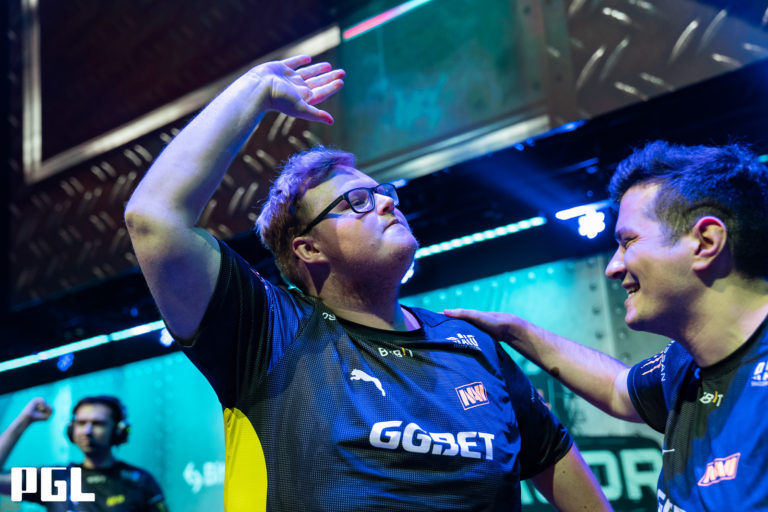 Na'Vi élimine Team Vitality et se qualifie pour les demi-finales du PGL Stockholm Major 2 Na'Vi élimine Team Vitality et se qualifie pour les demi-finales du PGL Stockholm Major - 1