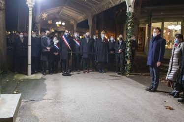 Macron affronte son rival présidentiel d'extrême droite en visite à Vichy | Emmanuel Macron - 3