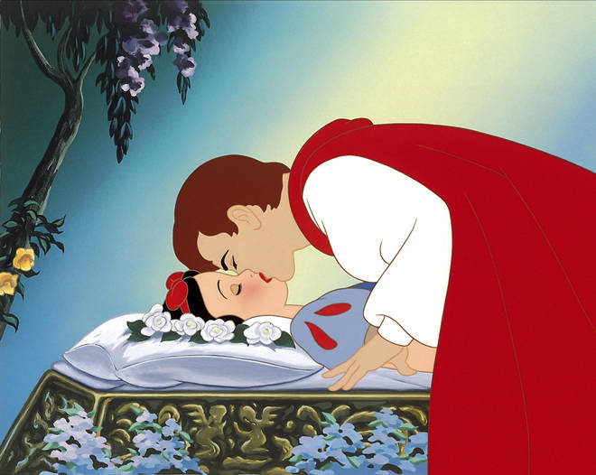 Rachel Zegler dit que Snow White sera "beaucoup plus forte" que l'original 4 Blanche-Neige et le Prince Charmant.