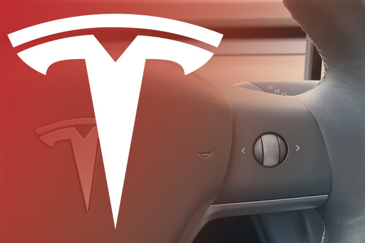 Six mois dans une Tesla : à bord, un minimalisme résolument geek