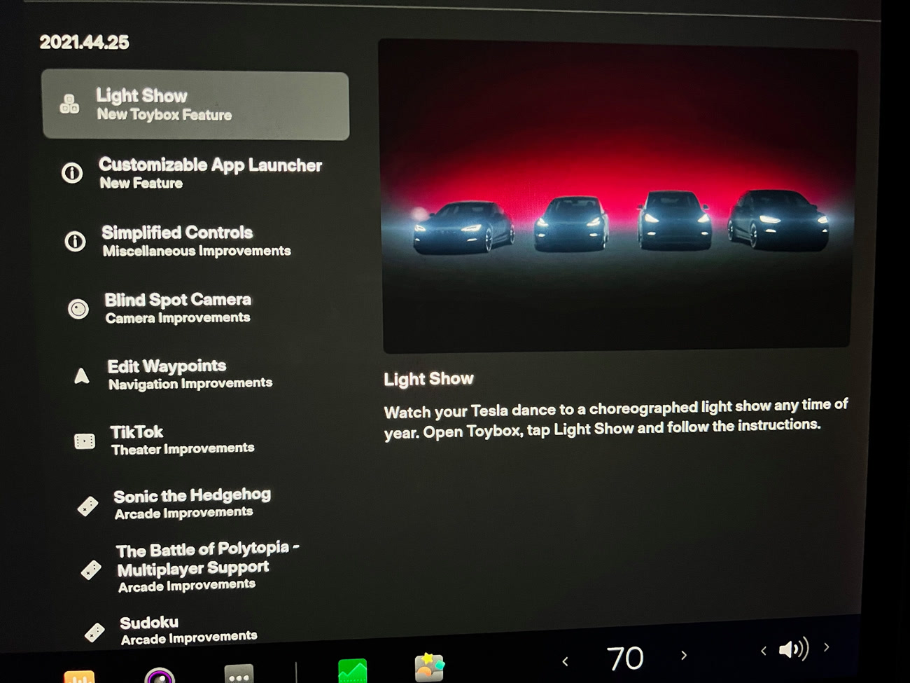 Tesla publie une grosse mise à jour pour Noël 🆕 › Geeky News 14 Tesla publie une grosse mise à jour pour Noël 🆕 › Geeky News - 13