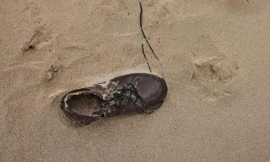 Chaussure abandonnée sur la Plage du Braek, près de Loon-Plage, Dunkerque