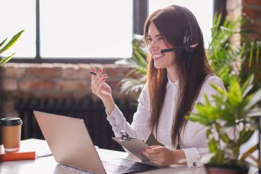 3900 hours, Orange customer service – Les 4 Vérités › Geeky News - 7