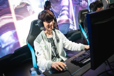 Weibo Gaming signe TheShy - Dot Esports - 5