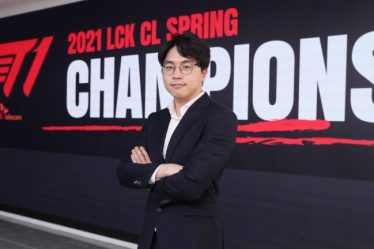 T1 promeut l'entraîneur Bengi, prolonge les contrats de Polt et Moment - 7