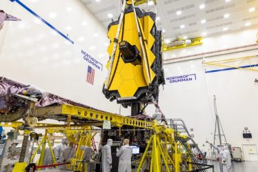 Le télescope James Webb a franchi l'orbite lunaire et déplie son parasol › Geeky News - 7