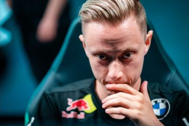 Rekkles fait ses débuts avec Karmine Corp lors d'une défaite en match amical contre l'équipe KOI d'Ibai - 7