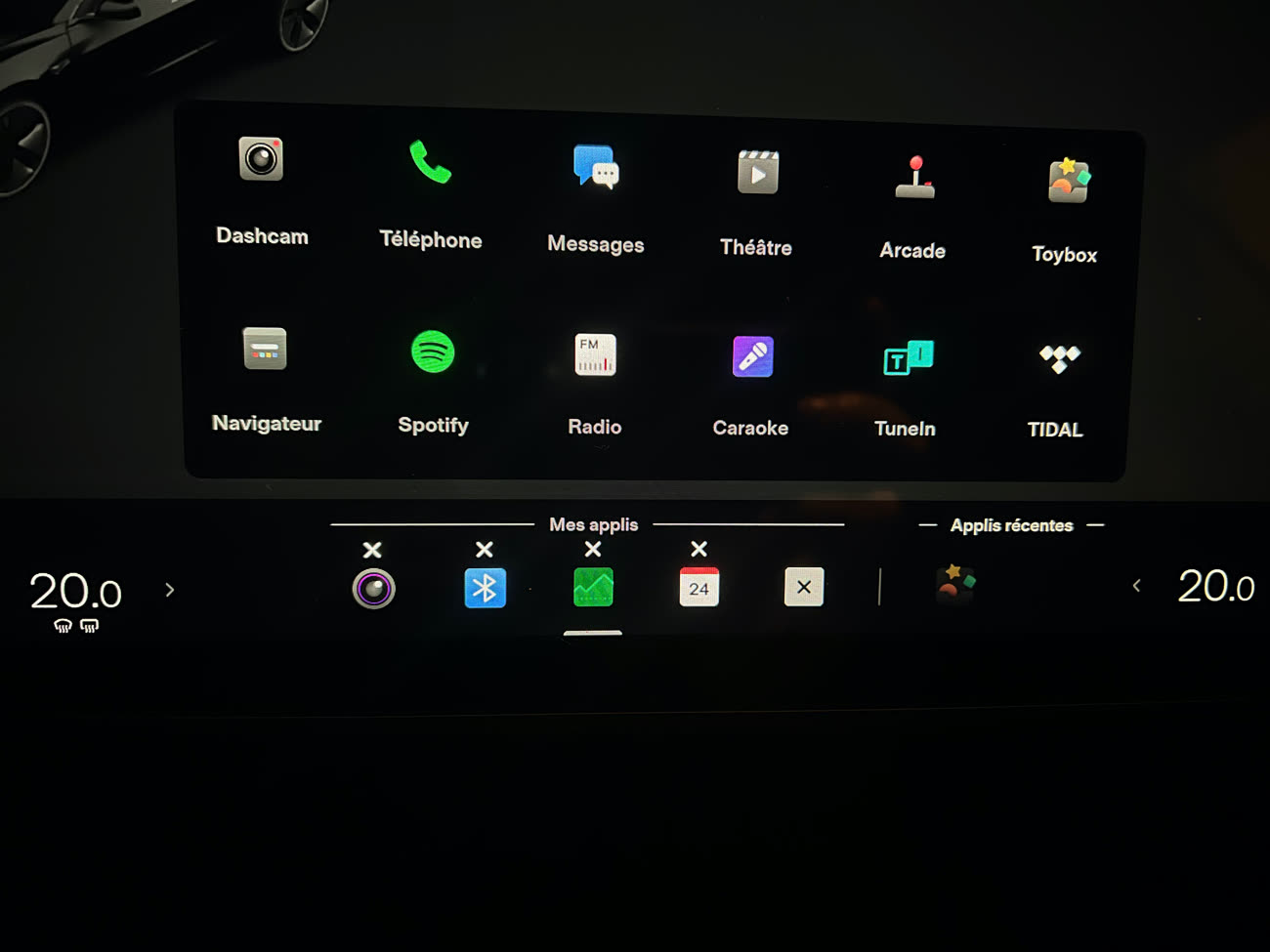 Tesla publie une grosse mise à jour pour Noël 🆕 › Geeky News 2 Tesla publie une grosse mise à jour pour Noël 🆕 › Geeky News - 1