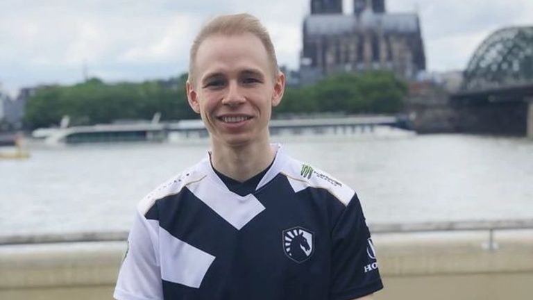 Configuration du streaming CS:GO d'EliGE : casque, souris, clavier, etc. 2 Configuration du streaming CS:GO d'EliGE : casque, souris, clavier, etc. - 1