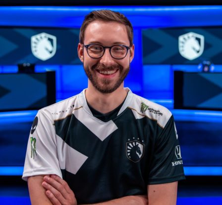 Liquid saute à la troisième place du LCS Summer Split 2022 après avoir facilement battu CLG 10 Liquid saute à la troisième place du LCS Summer Split 2022 après avoir facilement battu CLG - 9