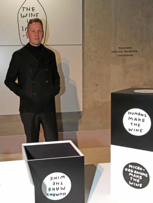 « J'ai bu beaucoup de très bon champagne »… David Shrigley avec son travail pour Ruinart.  L'un de ses messages disait: 