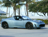 Les clients californiens attendront longtemps leur roadster