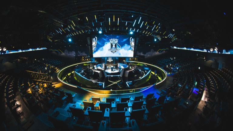 L'entraîneur des T1 Challengers, Roach, suspendu pour falsification, malgré l'appel pour reconsidérer l'interdiction de 4 matchs 2 L'entraîneur des T1 Challengers, Roach, suspendu pour falsification, malgré l'appel pour reconsidérer l'interdiction de 4 matchs - 1