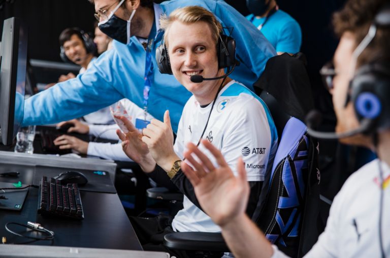 Cloud9 rejoint les demi-finales de Lock In 2022 après une victoire 2-1 contre CLG - 1