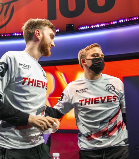 Abbedagge instille la peur dans FlyQuest et mène 100 voleurs à la victoire lors de la semaine 7 du LCS Spring Split 2022 66 Abbedagge instille la peur dans FlyQuest et mène 100 voleurs à la victoire lors de la semaine 7 du LCS Spring Split 2022 - 65