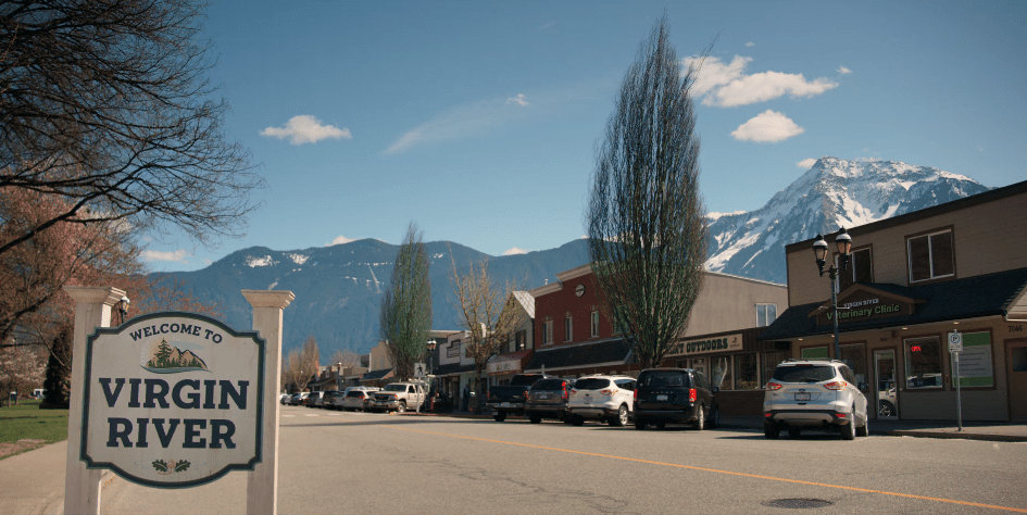 Lieux de tournage de «Virgin River»: où est basée la série Netflix? 8 ouverture de la ville de la rivière vierge netflix