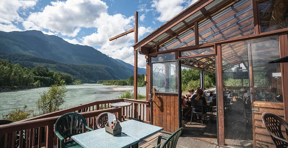 Lieux de tournage de «Virgin River»: où est basée la série Netflix? 6 bassin versant grill netflix rivière vierge