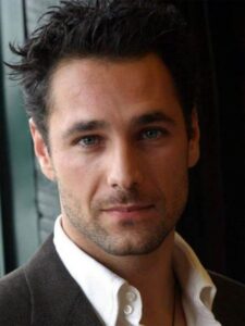 Top 10 des acteurs italiens les plus beaux en 2022 classés 11 Raoul Bova