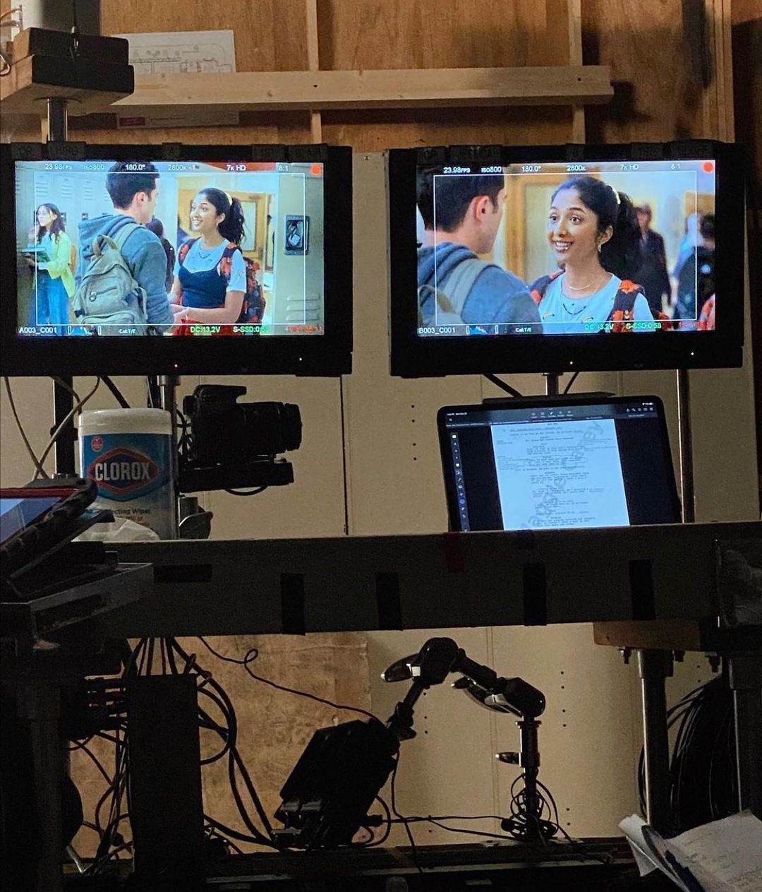 'Never Have I Ever' Saison 3: Tout ce que nous savons jusqu'à présent 7 jamais je n'ai jamais saison 3 bts netflix