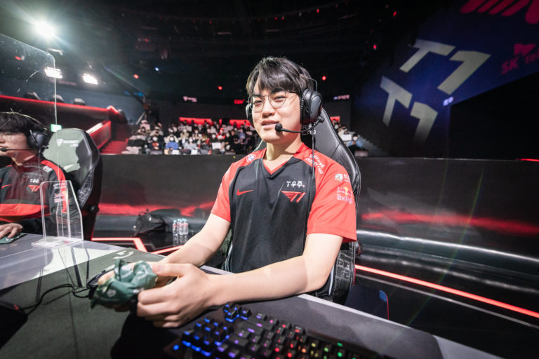 T1 a remporté une séquence de 12 victoires consécutives après avoir battu Hanwha ; Faker et Gumayusi brillent au LCK Spring Split 2022 - 1