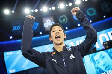 C9 a frappé CLG avec une vérification de la réalité, interrompant temporairement l'équipe la plus chaude de LCS avec la victoire de la troisième semaine du Summer Split - 5