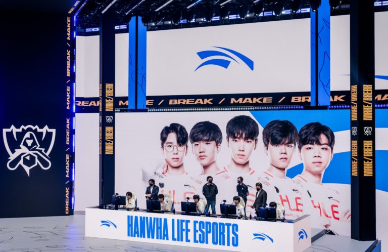 Les joueurs et le personnel d'entraîneurs de Hanwha Life sont testés positifs pour COVID-19 2 Les joueurs et le personnel d'entraîneurs de Hanwha Life sont testés positifs pour COVID-19 - 1