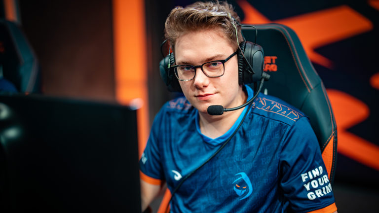 Des discussions inspirées sur la première impression de la compétition LCS, jouer contre Bjergsen, et le plan du succès avec Jojopyun et Evil Geniuses 2 Des discussions inspirées sur la première impression de la compétition LCS, jouer contre Bjergsen, et le plan du succès avec Jojopyun et Evil Geniuses - 1