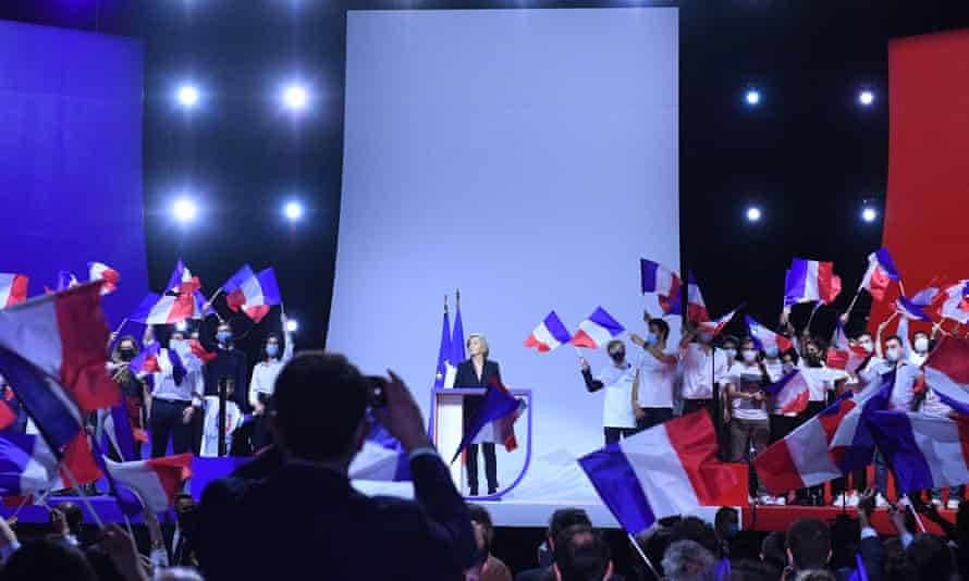 Le rassemblement de Valérie Pécresse se concentre sur l'immigration alors que la menace des rivaux grandit | La France 1 Valérie Pécresse s'exprimant au Zénith de Paris, à Paris, le 13 février.
