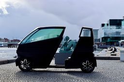[L'industrie c'est fou]    Une voiturette que s'étire pour accueillir un passager supplémentaire