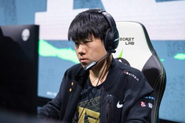 GALA obtient son troisième pentakill de l'année lors de la victoire de RNG en LPL Summer Split contre LNG - 5