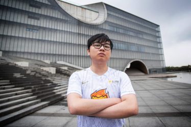 Weibo Gaming remporte son septième match consécutif contre LNG Esports, à égalité au premier rang de la LPL - 5