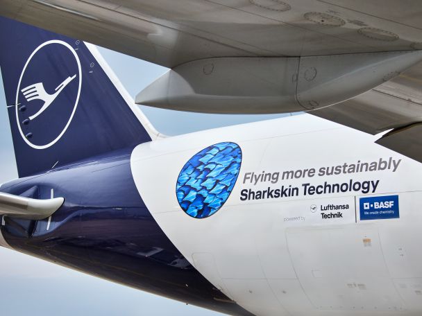 Un revêtement adhésif inspiré des impératifs de réduction de la consommation des avions › Geek News - 1