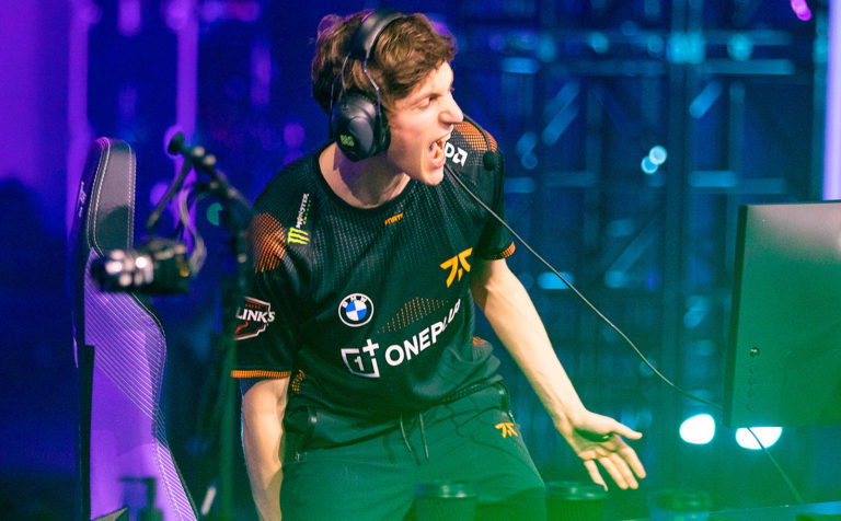 Fnatic s'épanouit lors de ses débuts EMEA VCT 2022 et bat G2 dans une série de 3 cartes âprement disputées 2 Fnatic s'épanouit lors de ses débuts EMEA VCT 2022 et bat G2 dans une série de 3 cartes âprement disputées - 1